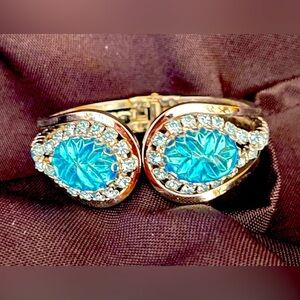 Judy Lee Vintage 1960’s Hinged Cuffed Glass Rhinestone Silver Bracelet Teal Sky